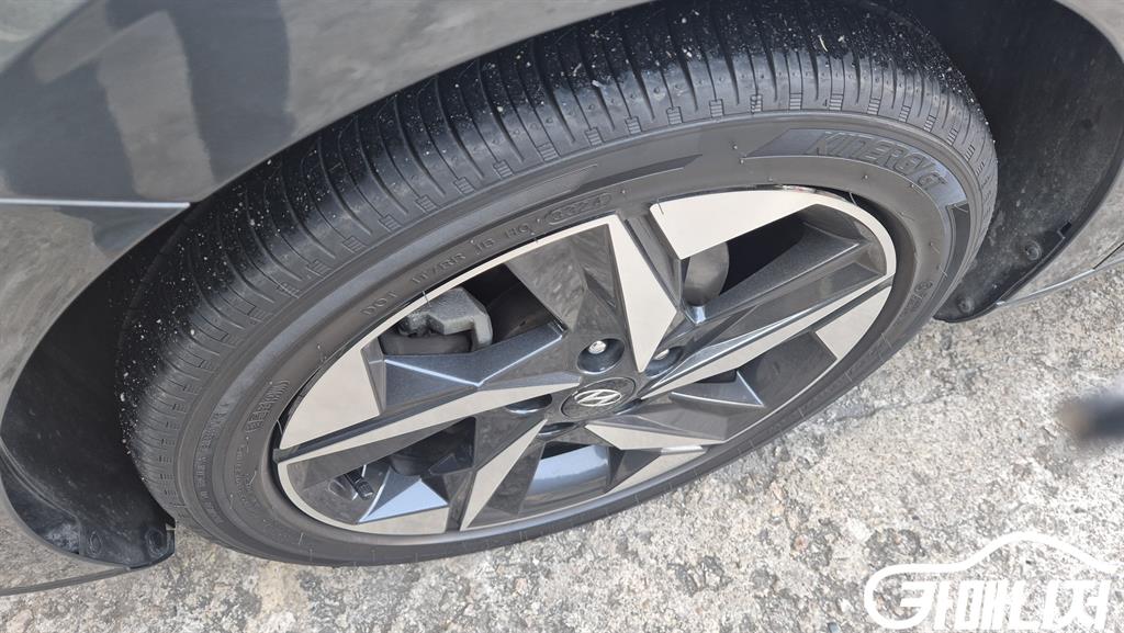 Hyundai Avante 1.6 Inspiration thumbnail 5