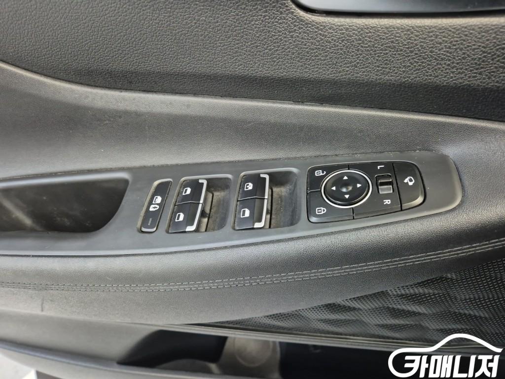 Hyundai Santa Fe The New Santa Fe Diesel 2.2 4WD Premium thumbnail 18