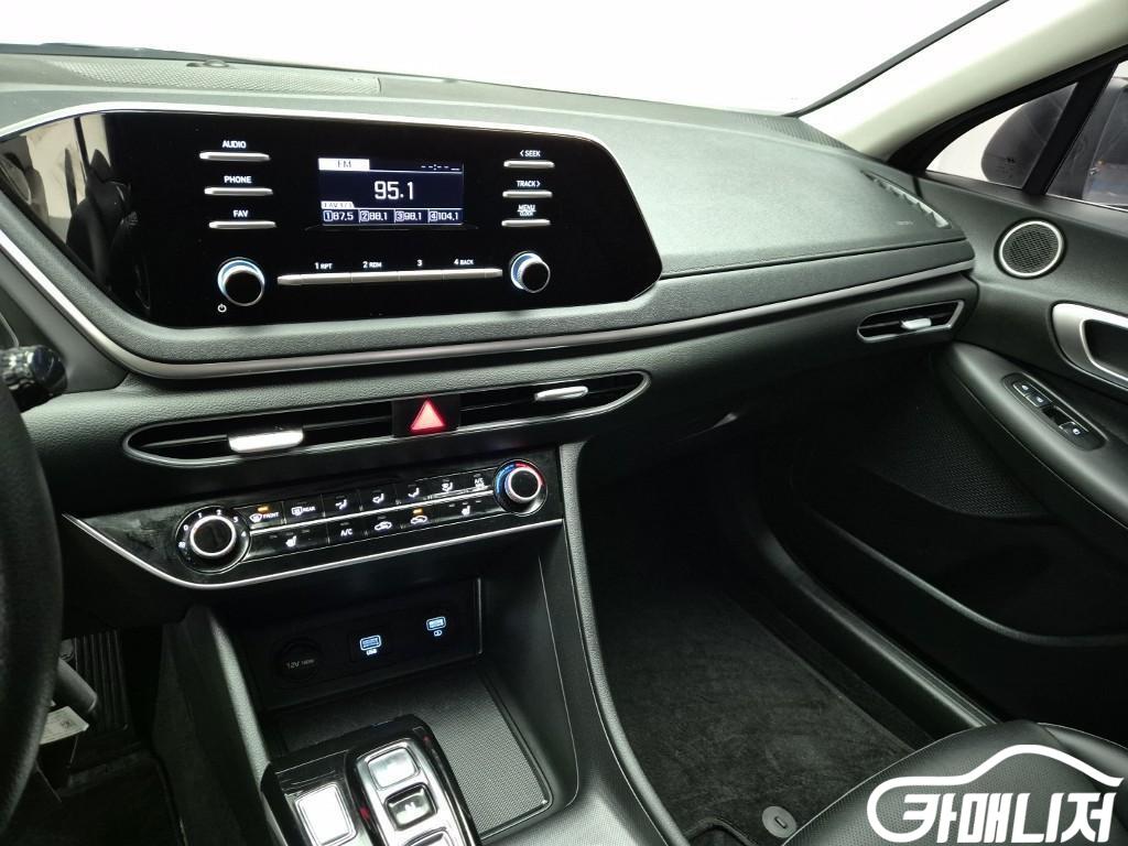 Hyundai Sonata 2.0 Smart thumbnail 9