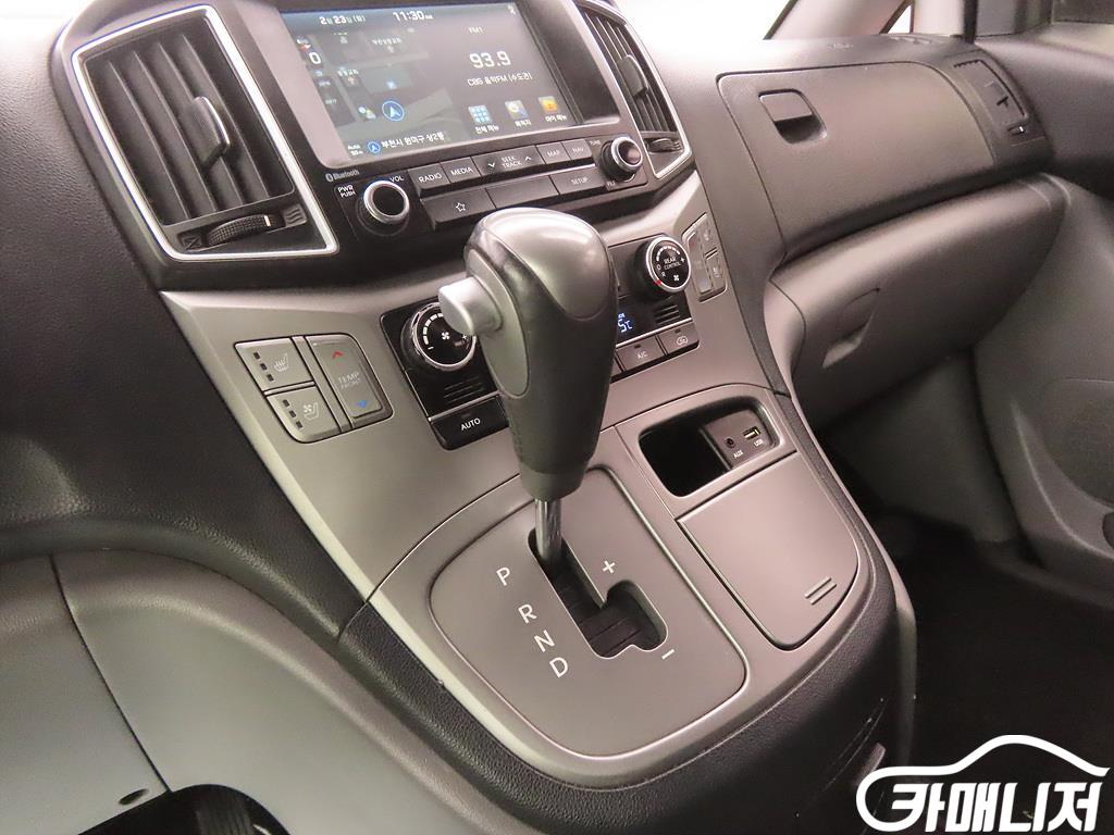 Hyundai Starex The New Grand Starex 2WD Urban 9-Seater thumbnail 11