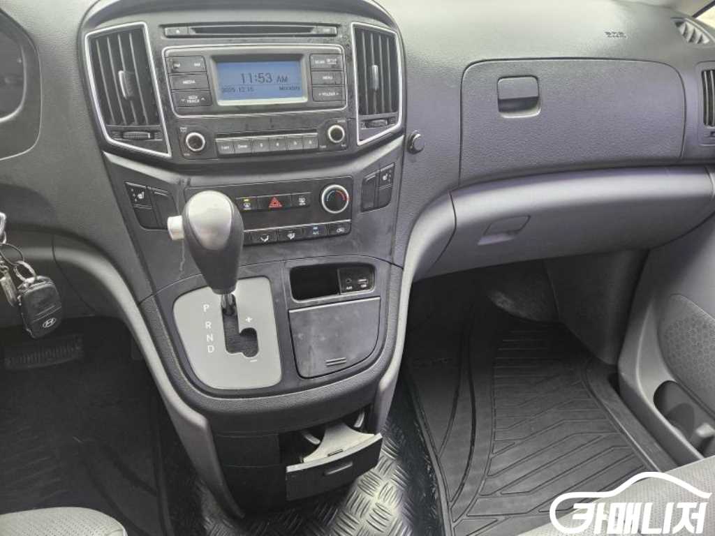 Hyundai Starex Grand Starex Van 3-Seater thumbnail 20