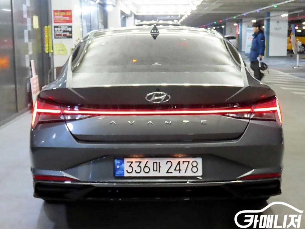 Hyundai Avante 1.6 Inspiration thumbnail 5