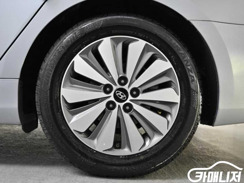 Hyundai Grandeur Grandeur HG Hybrid PREMIUM thumbnail 5