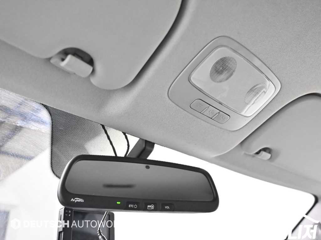 Hyundai Starex Grand Starex Van 5-Seater thumbnail 18