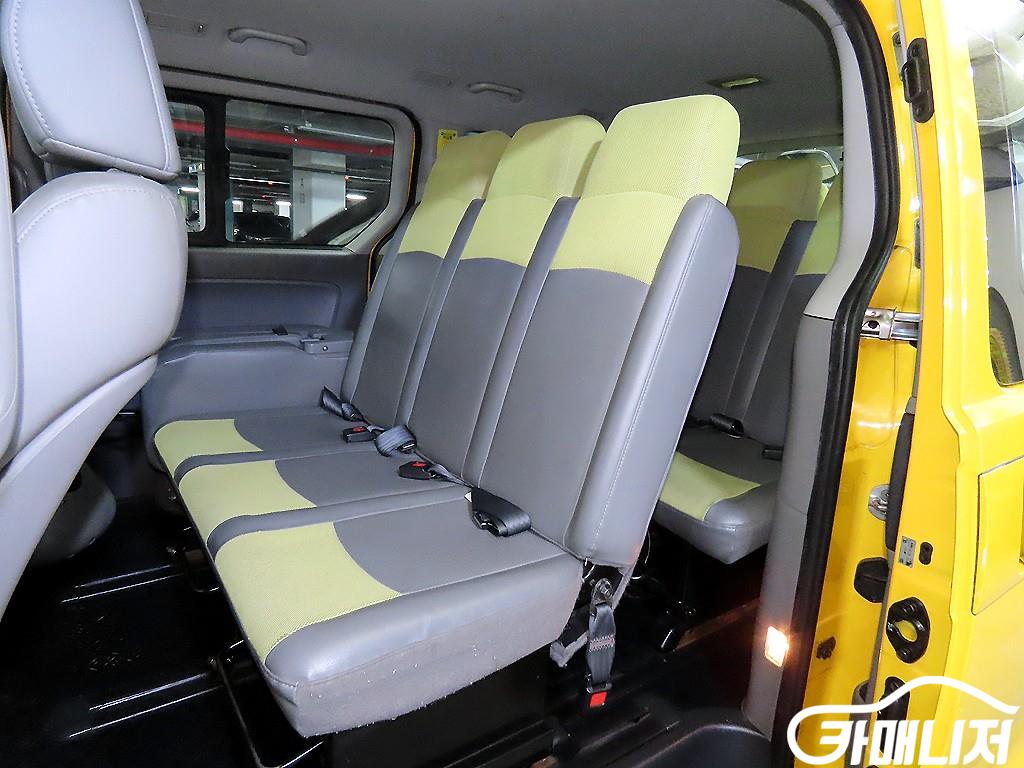 Hyundai Starex Grand Starex 15-Seater School Bus thumbnail 7