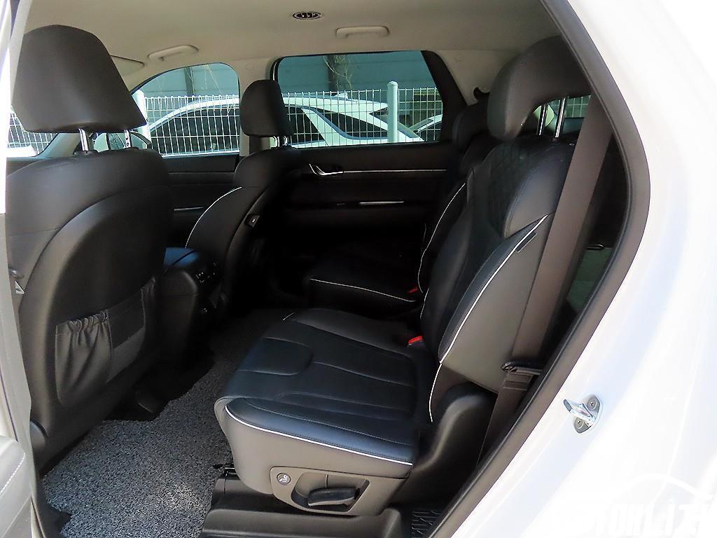 Hyundai Palisade Diesel 2.2 2WD thumbnail 6