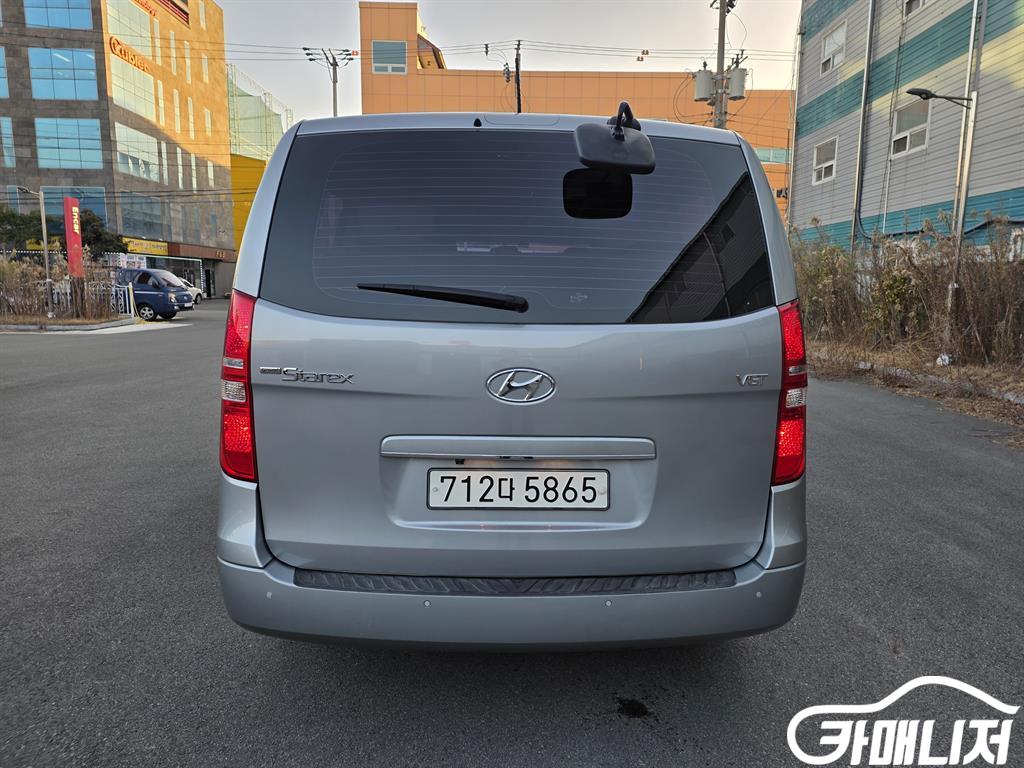 Hyundai Starex The New Grand Starex 2WD Wagon 12-Seater thumbnail 3