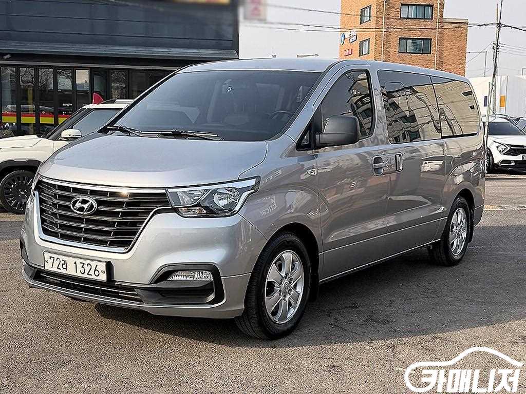 Hyundai Starex The New Grand Starex 2WD Wagon 12-Seater