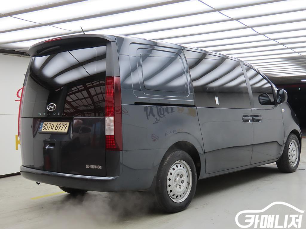 Hyundai Staria 2WD Diesel Cargo Smart thumbnail 4