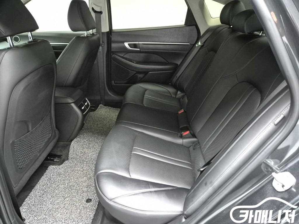 Hyundai Sonata Sonata The Edge Hybrid Premium thumbnail 12