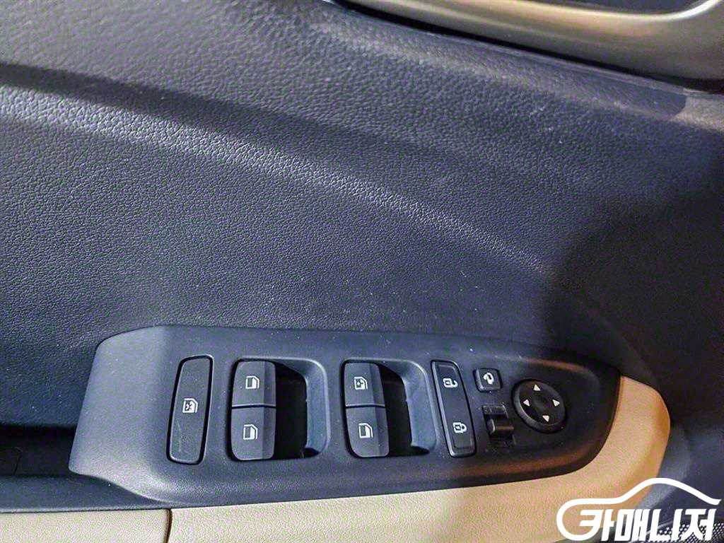 Hyundai Venue BeNew 1.6 Peulreokseu thumbnail 11