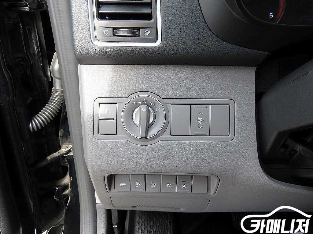 Hyundai Solati Luxury thumbnail 13