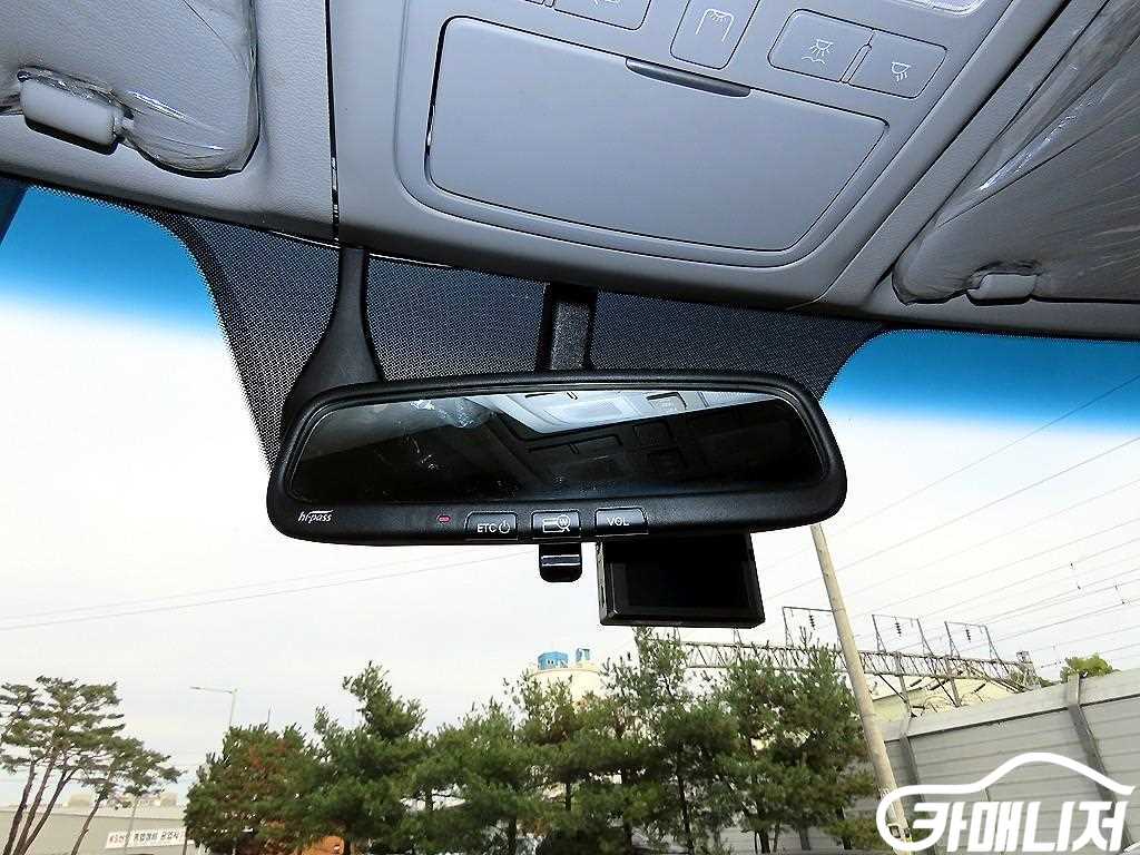 Hyundai Solati Luxury thumbnail 14