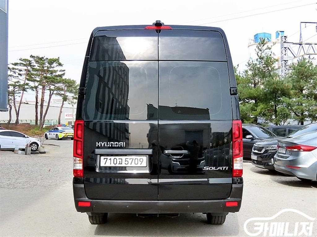 Hyundai Solati Luxury thumbnail 4