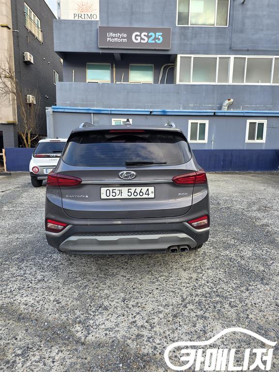 Hyundai Santa Fe Santa Fe TM Diesel 2.0 2WD thumbnail 3