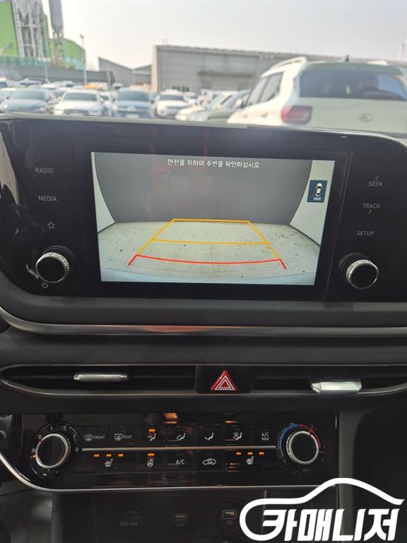 Hyundai Sonata 2.0 Premium thumbnail 16