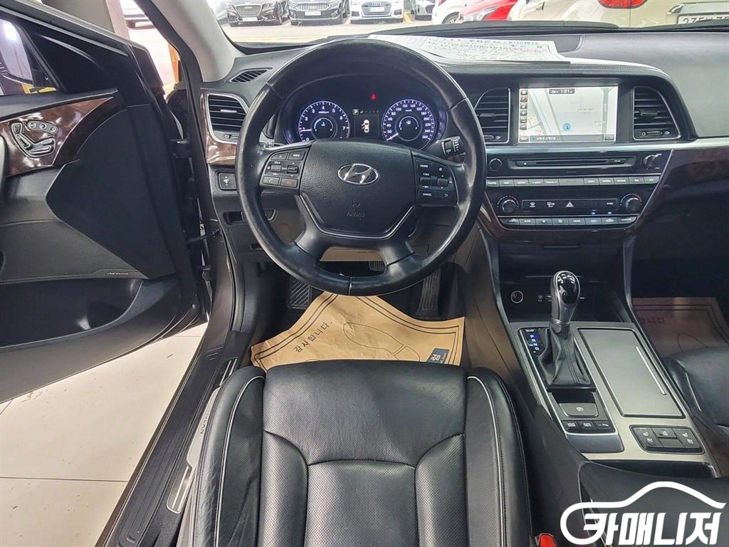 Hyundai Aslan G300 Modern thumbnail 6