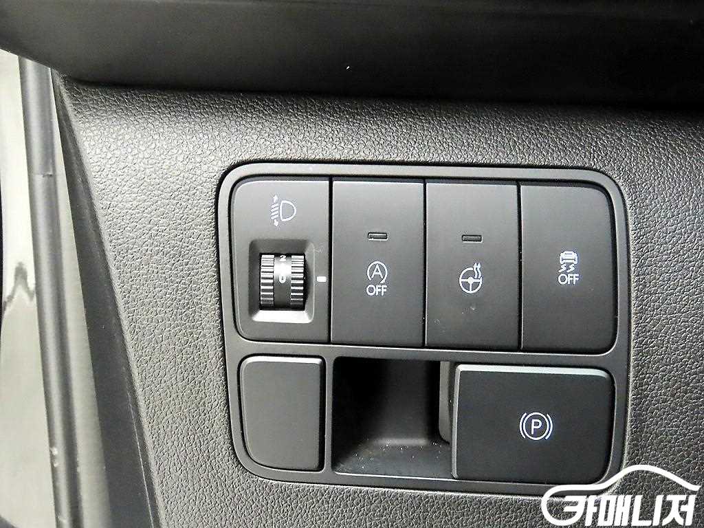 Hyundai Staria 2WD Diesel Tourer Modern thumbnail 12