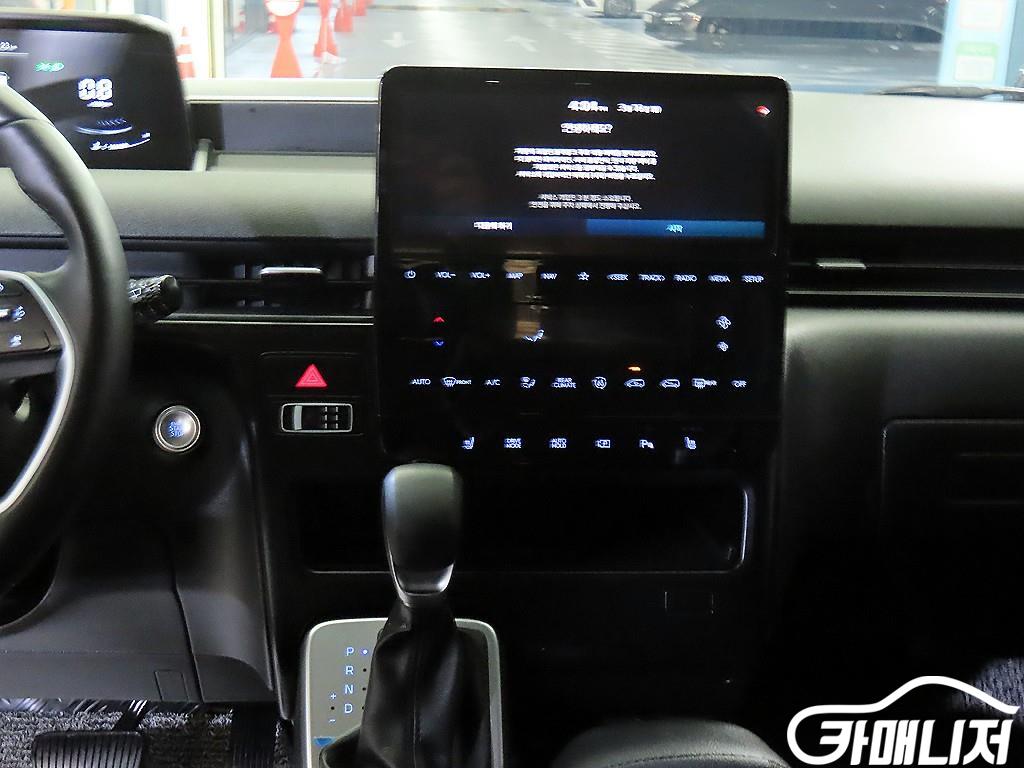 Hyundai Staria 2WD Diesel Tourer Modern thumbnail 11