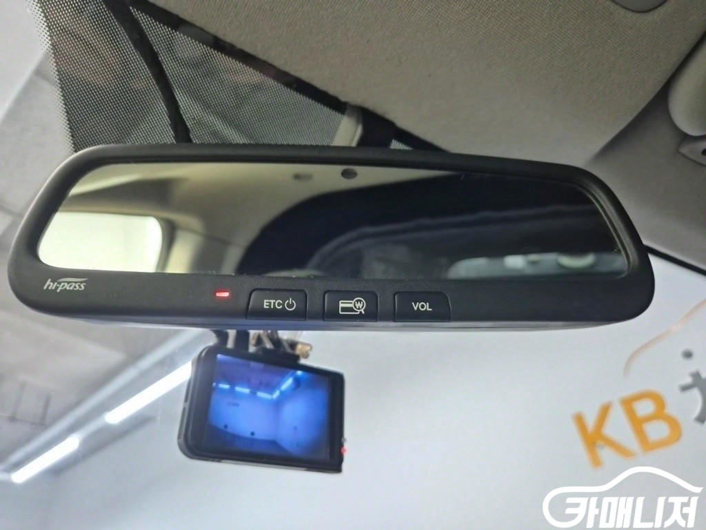 Hyundai Starex Grand Starex Van 3-Seater thumbnail 13