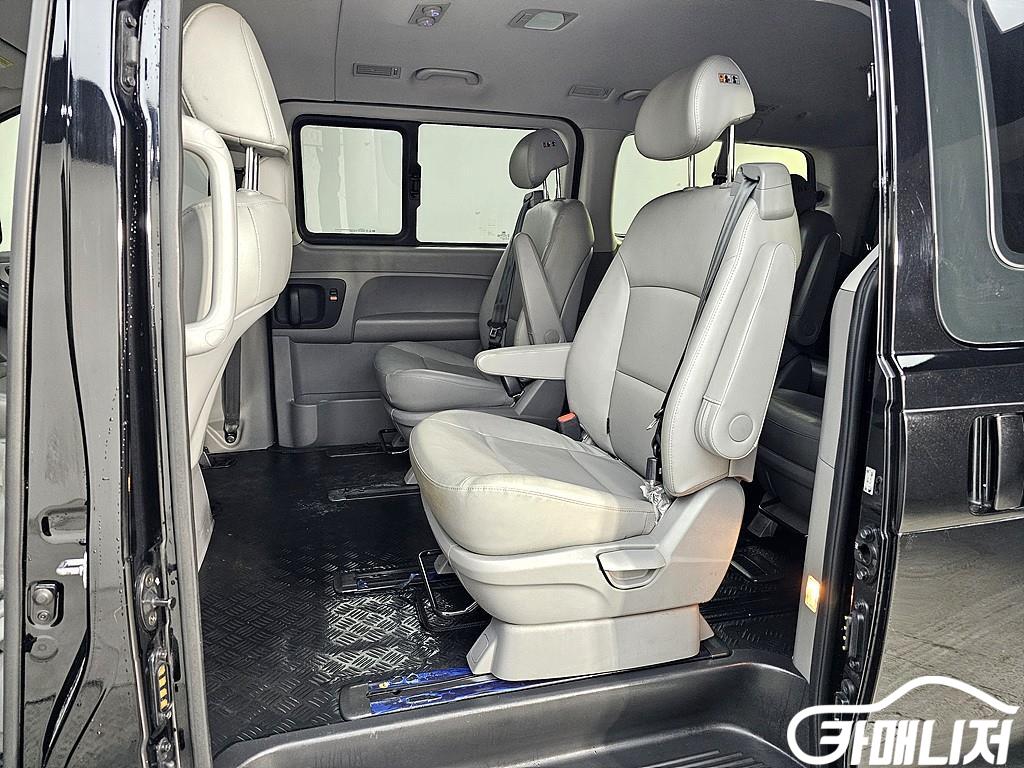 Hyundai Starex The New Grand Starex 2WD Urban 9-Seater thumbnail 9