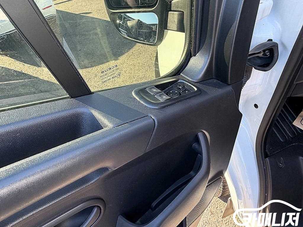 Renault Korea Master Master Van 2.3 L thumbnail 7