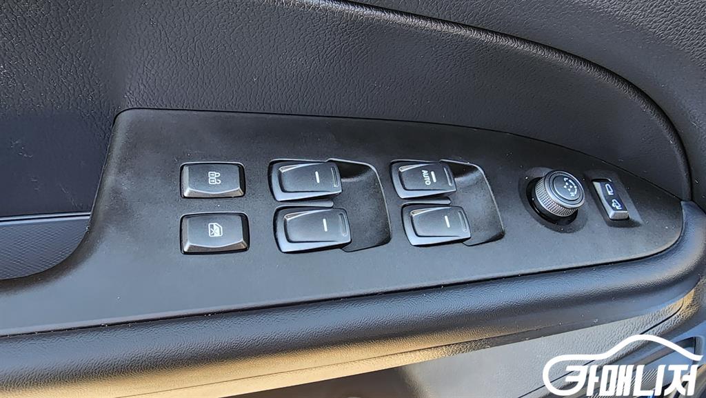 KG Mobility Rexton Rexton Sports Khan Diesel 2.2 4WD thumbnail 6