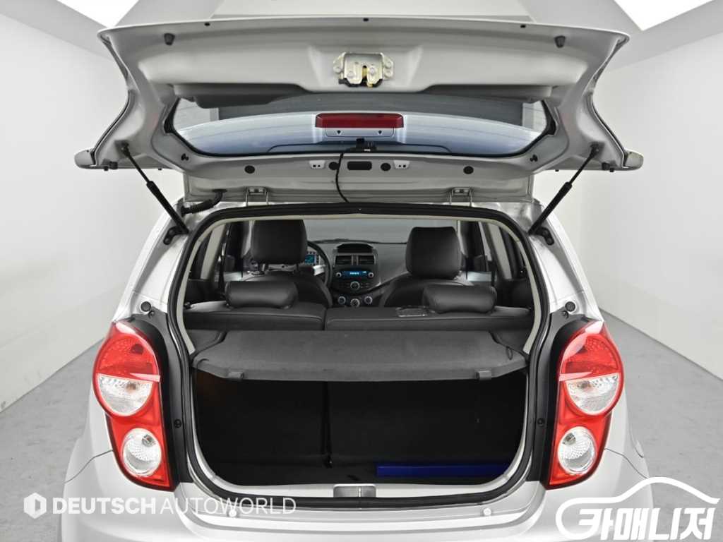 Chevrolet Spark LT thumbnail 19