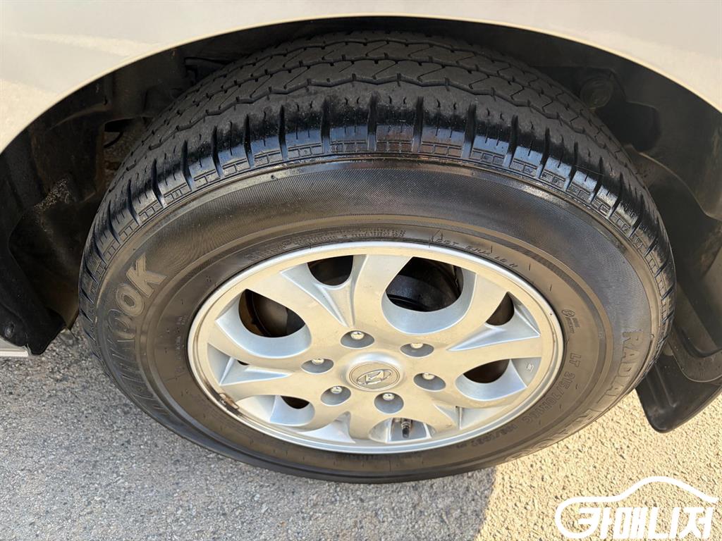 Hyundai Starex Grand Starex Van 5-Seater thumbnail 17