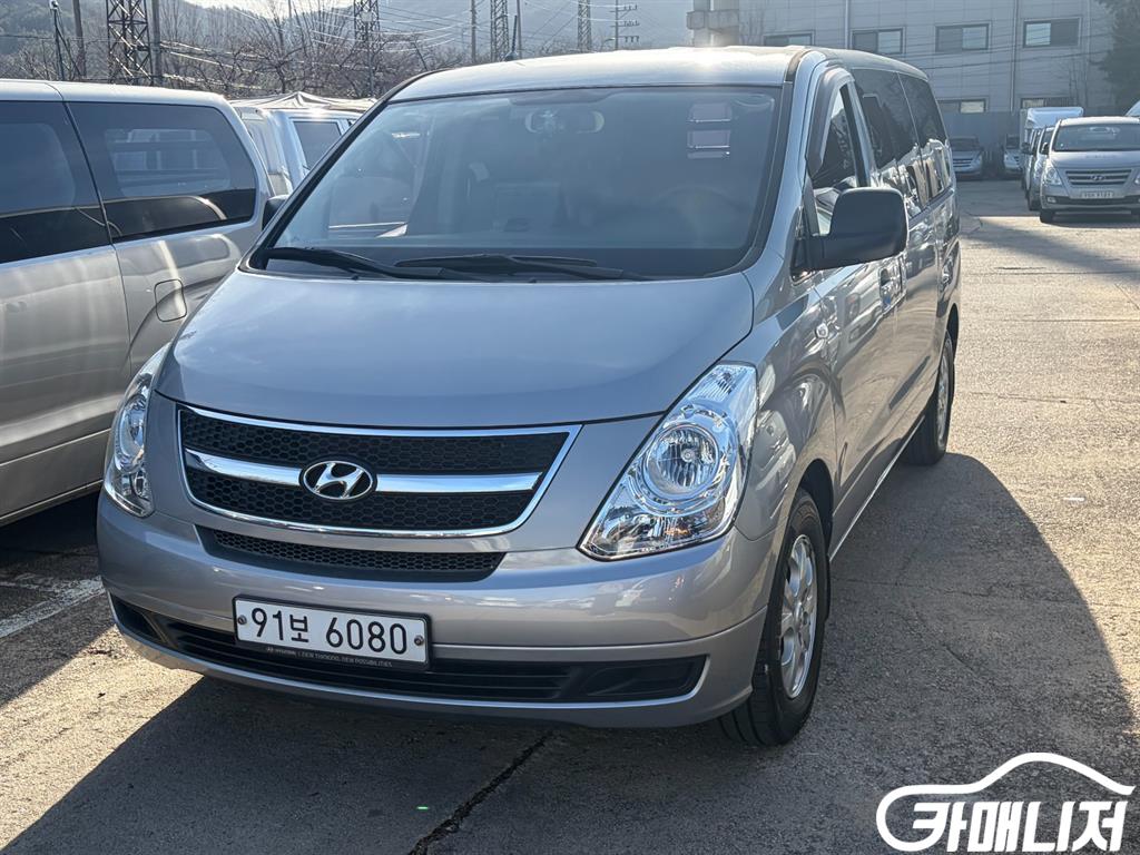 Hyundai Starex Grand Starex Van 5-Seater thumbnail 3