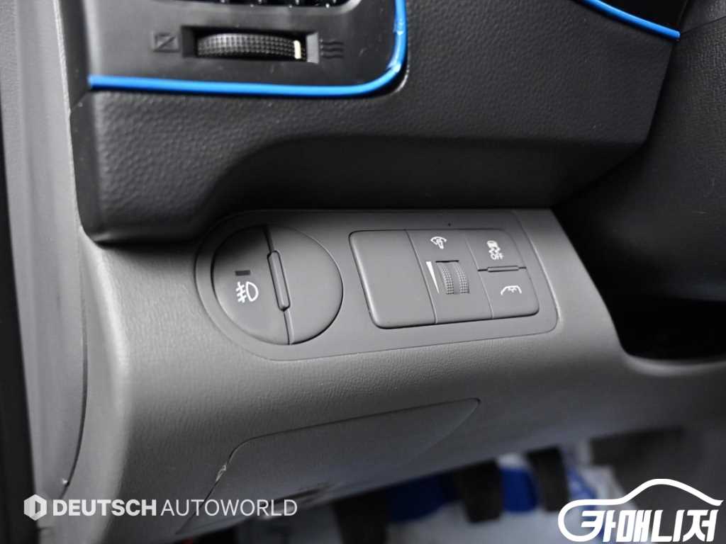 Hyundai Starex Grand Starex Van 5-Seater thumbnail 16