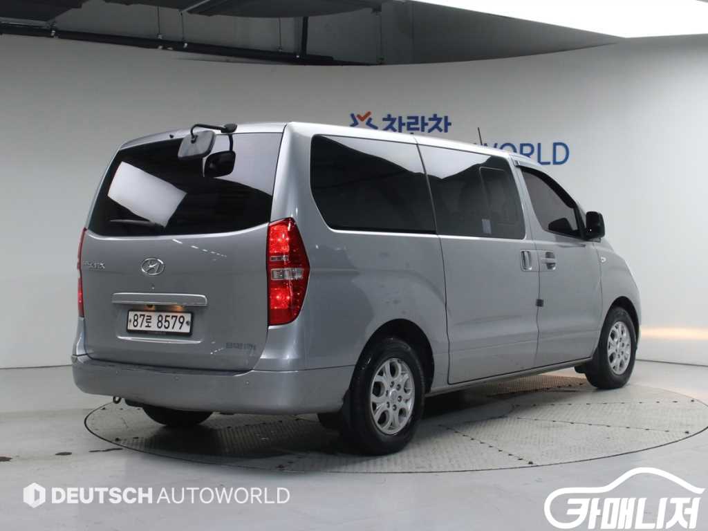 Hyundai Starex Grand Starex Van 5-Seater thumbnail 2