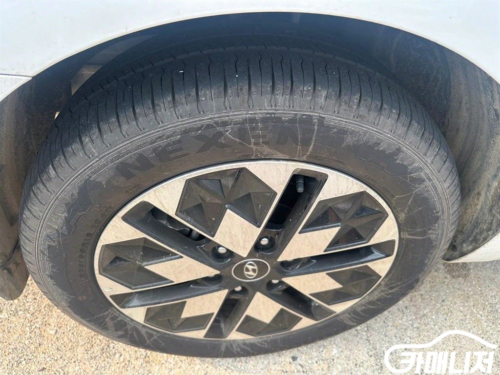 Hyundai Staria 4WD Diesel Lounge Limousine thumbnail 20