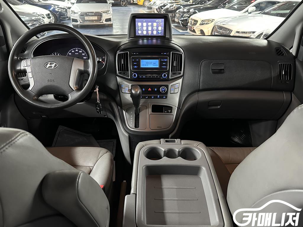 Hyundai Starex Grand Starex 12-Seater LPi thumbnail 9