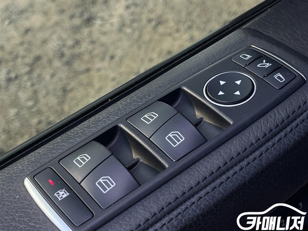 Mercedes-Benz G-Class G-Class W463 G350 D SportPackage thumbnail 17