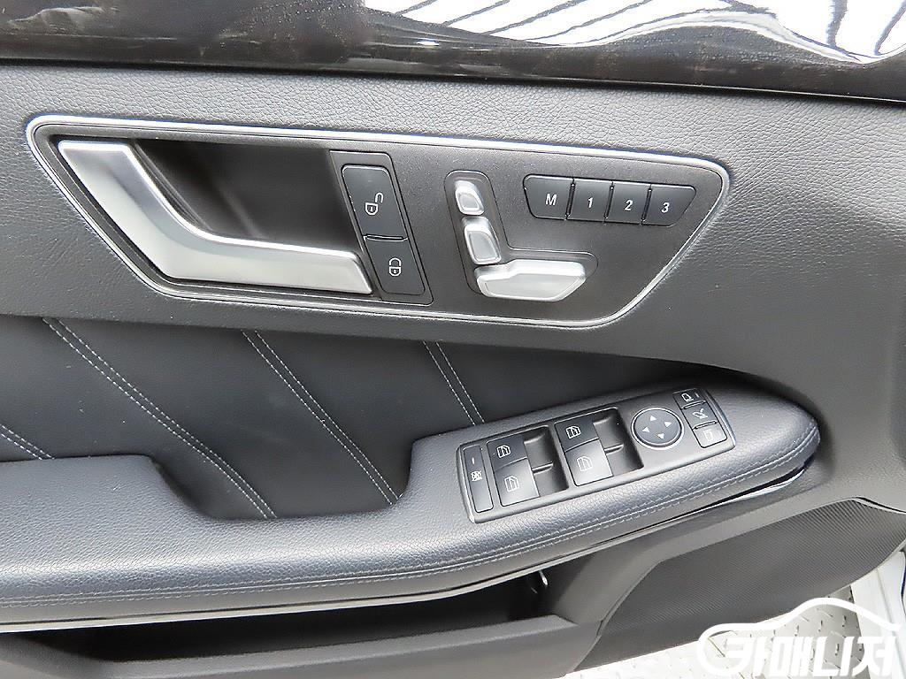 Mercedes-Benz E-Class E-Class W212 E300 Avantgarde thumbnail 11