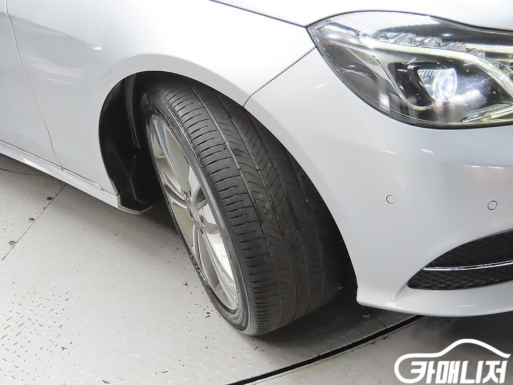 Mercedes-Benz E-Class E-Class W212 E300 Avantgarde thumbnail 5