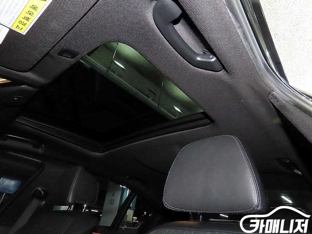 BMW 5 Series 520d thumbnail 16