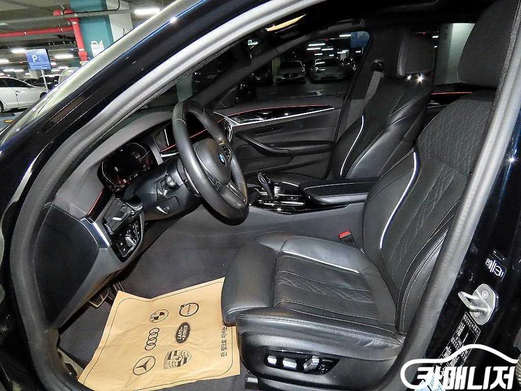 BMW 5 Series 520d thumbnail 6