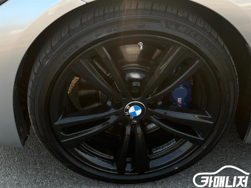 BMW 4 Series 428i Convertible M Sport thumbnail 17