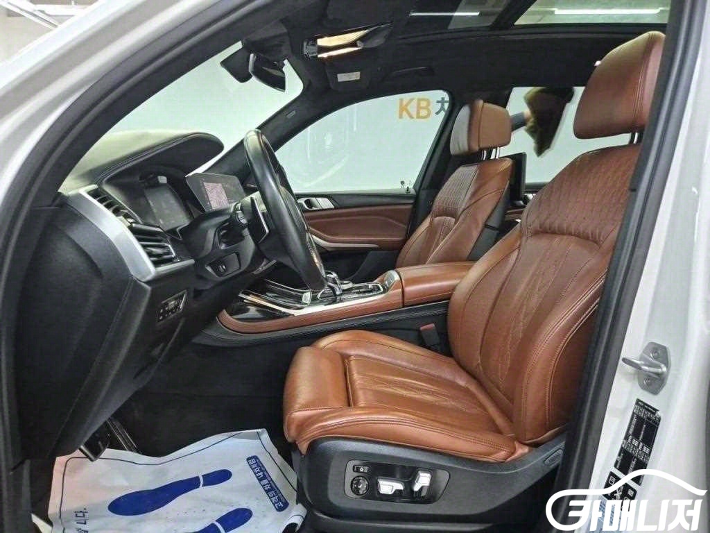 BMW X7 xDrive 40i M Sport thumbnail 11