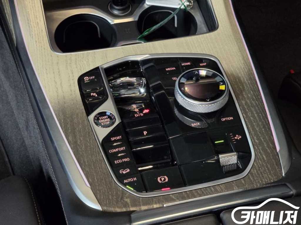 BMW X7 xDrive 40i Design Pure Ekselreonseu 7-Seater thumbnail 10