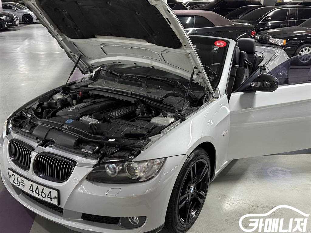 BMW 3 Series 328i Convertible thumbnail 18