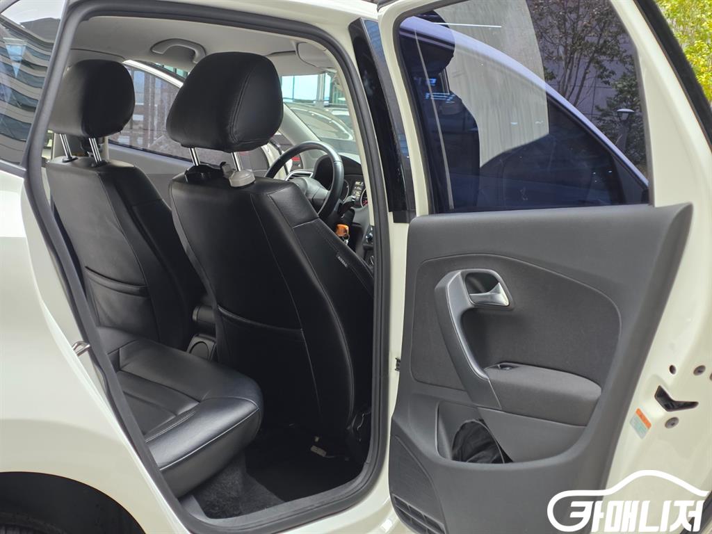 Volkswagen Polo 1.6 TDI R-LINE thumbnail 10