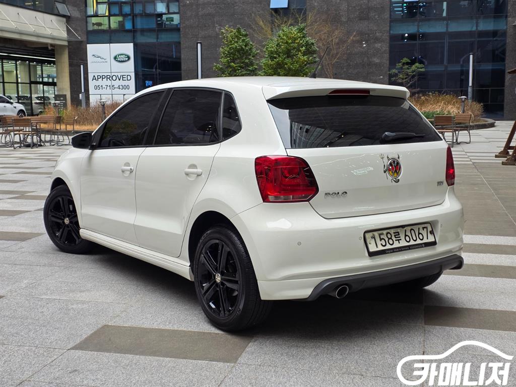 Volkswagen Polo 1.6 TDI R-LINE thumbnail 4