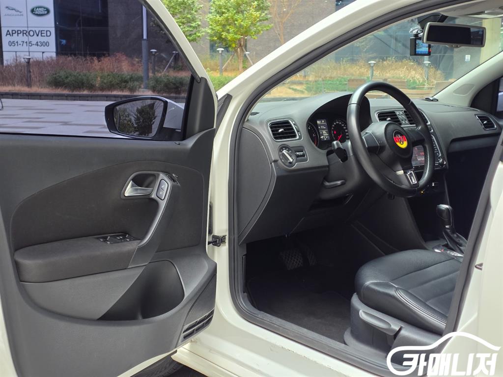 Volkswagen Polo 1.6 TDI R-LINE thumbnail 8