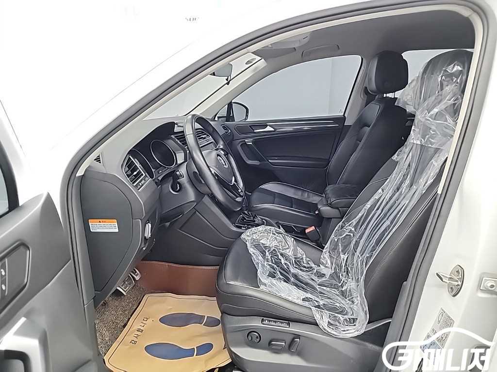 Volkswagen Tiguan 2.0 TDI thumbnail 11