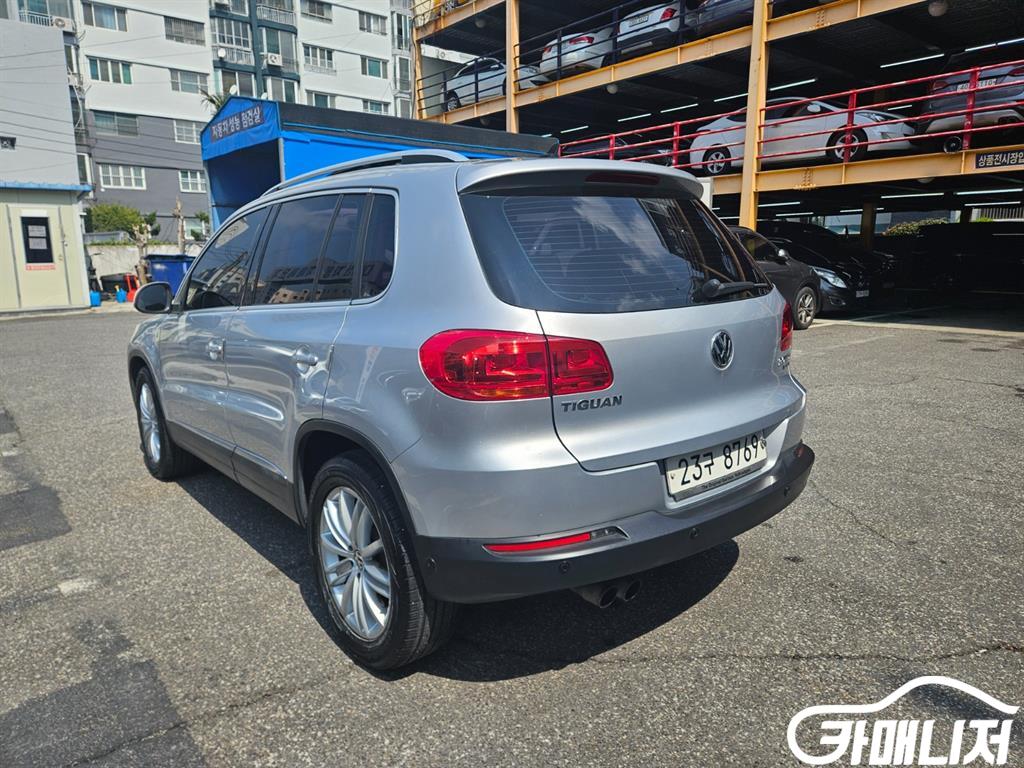 Volkswagen Tiguan 2.0 TDI Premium thumbnail 5