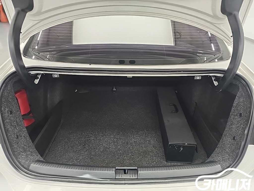 Volkswagen Jetta New Jetta 1.6 TDI BlueMotion thumbnail 18