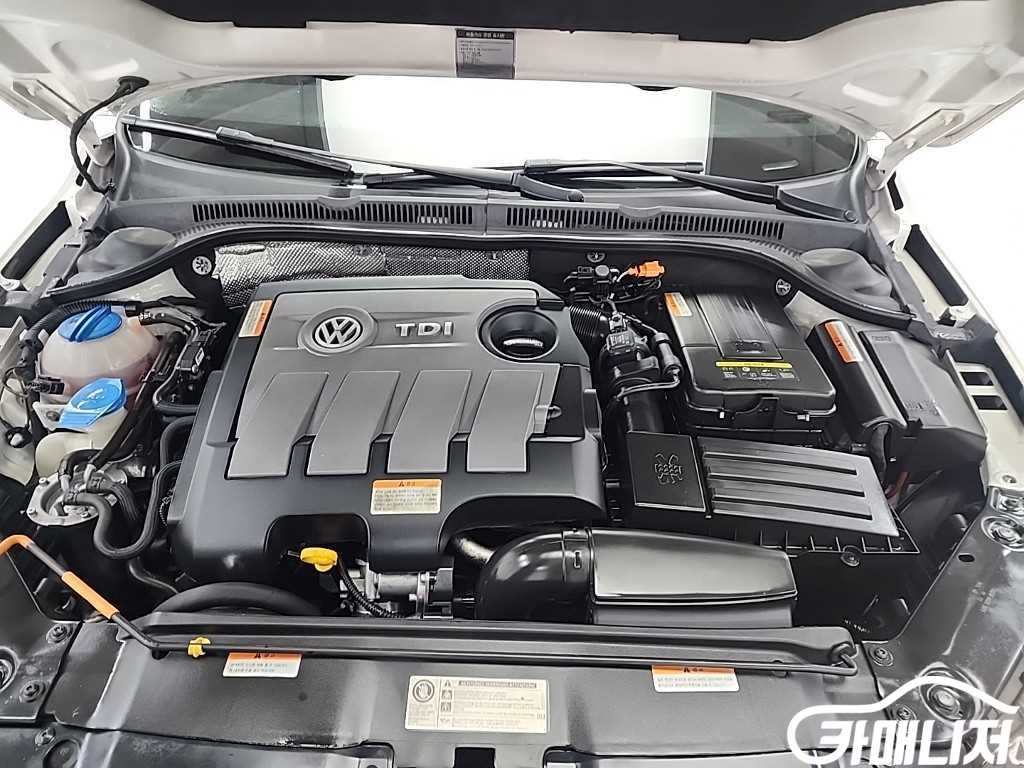 Volkswagen Jetta New Jetta 1.6 TDI BlueMotion thumbnail 5